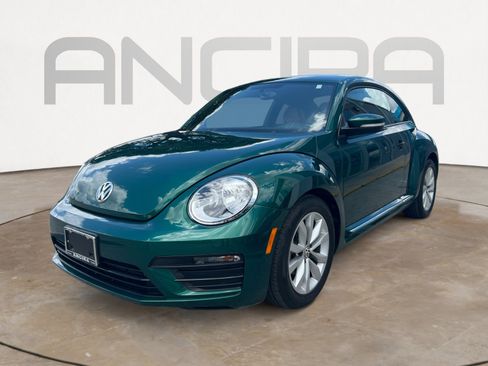 Used 2017 Volkswagen Beetle 1.8T Classic FWD image 3