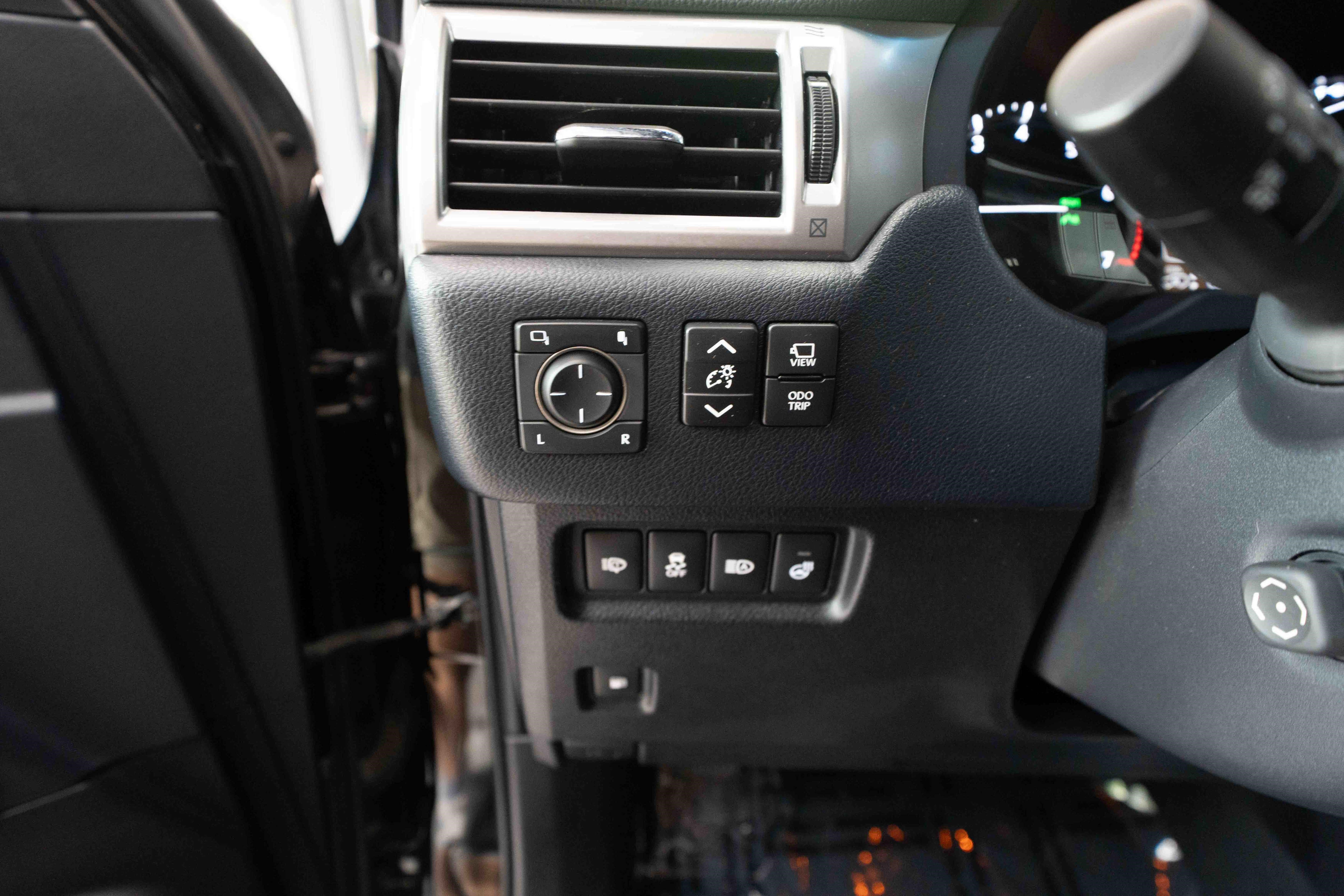 Used 2023 Lexus GX 460 Luxury w/ Sport Design Package AWD/4WD image 11