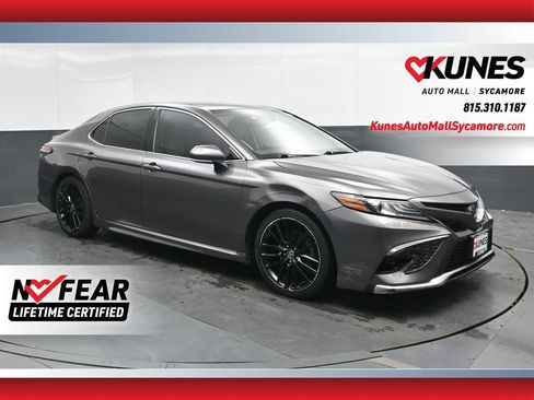 Used 2021 Toyota Camry XSE FWD image 1
