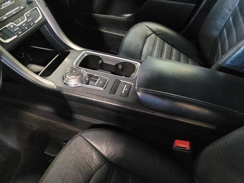 Used 2019 Ford Fusion SE FWD image 26
