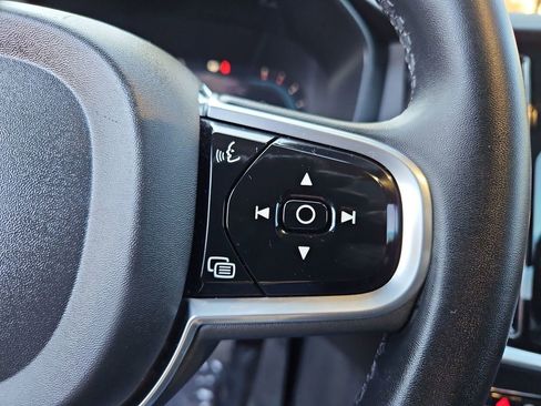 Used 2023 Volvo S60 B5 Plus image 13