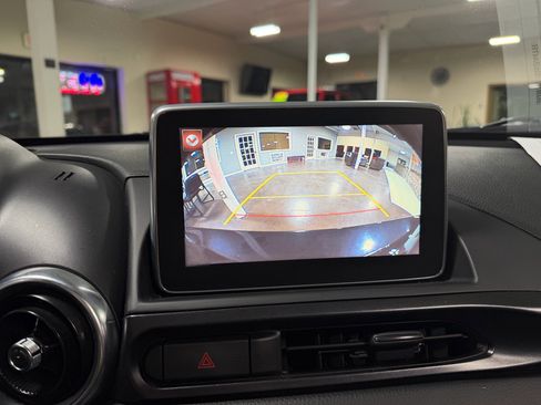 Used 2017 FIAT 124 Spider Abarth image 21