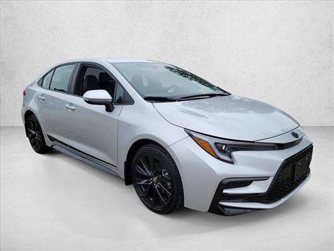 Used 2026 Toyota Corolla SE FWD image 3