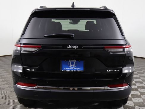 Used 2024 Jeep Grand Cherokee Limited AWD/4WD image 11