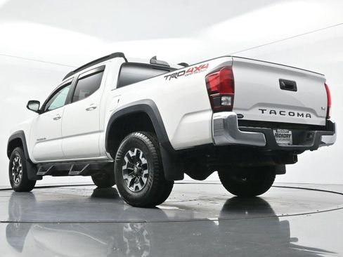 Used 2018 Toyota Tacoma TRD Off-Road AWD/4WD image 46