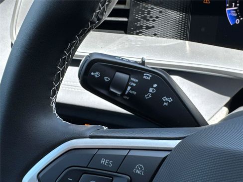 New 2026 Volkswagen Tiguan SE AWD/4WD image 16