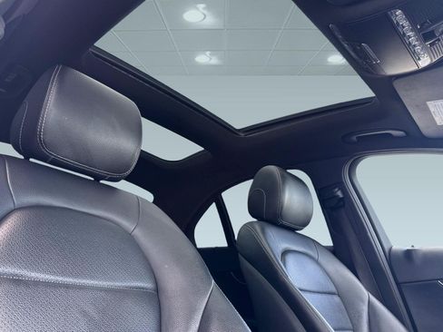 Used 2018 Mercedes-Benz C 300 Sedan image 23