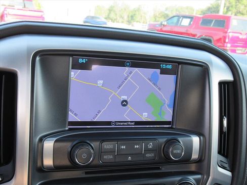 Used 2017 GMC Sierra 1500 SLT image 25