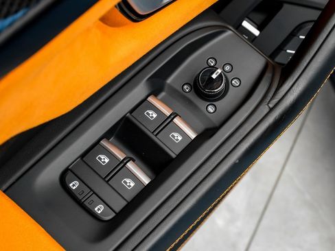 Used 2022 Lamborghini Urus image 41