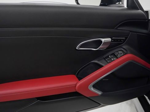 Certified 2025 Porsche 718 Boxster image 19