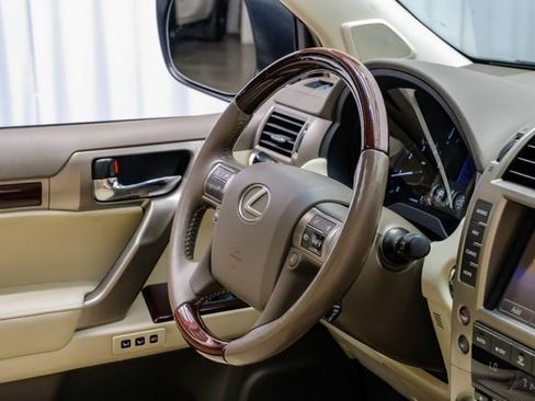 Used 2014 Lexus GX 460 Luxury image 21