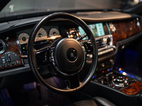 Used 2015 Rolls-Royce Ghost RWD image 8