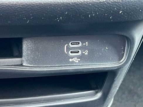 New 2027 Chrysler Pacifica Select w/ Family Tech Group AWD/4WD image 29