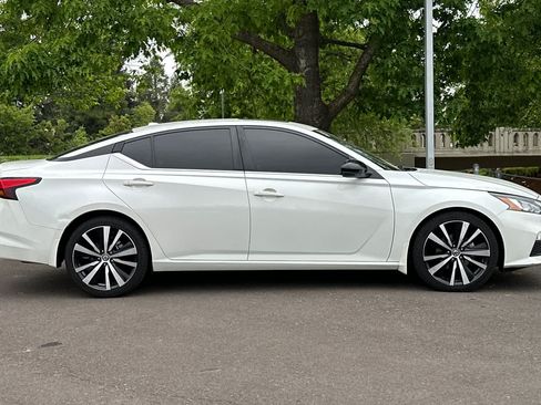 Used 2022 Nissan Altima 2.0 SR FWD image 8