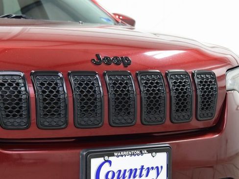 Used 2019 Jeep Cherokee Latitude Plus image 11