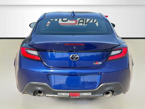 Used 2025 Toyota GR86 w/ ALL Weather Mat Package (TMS) RWD image 6
