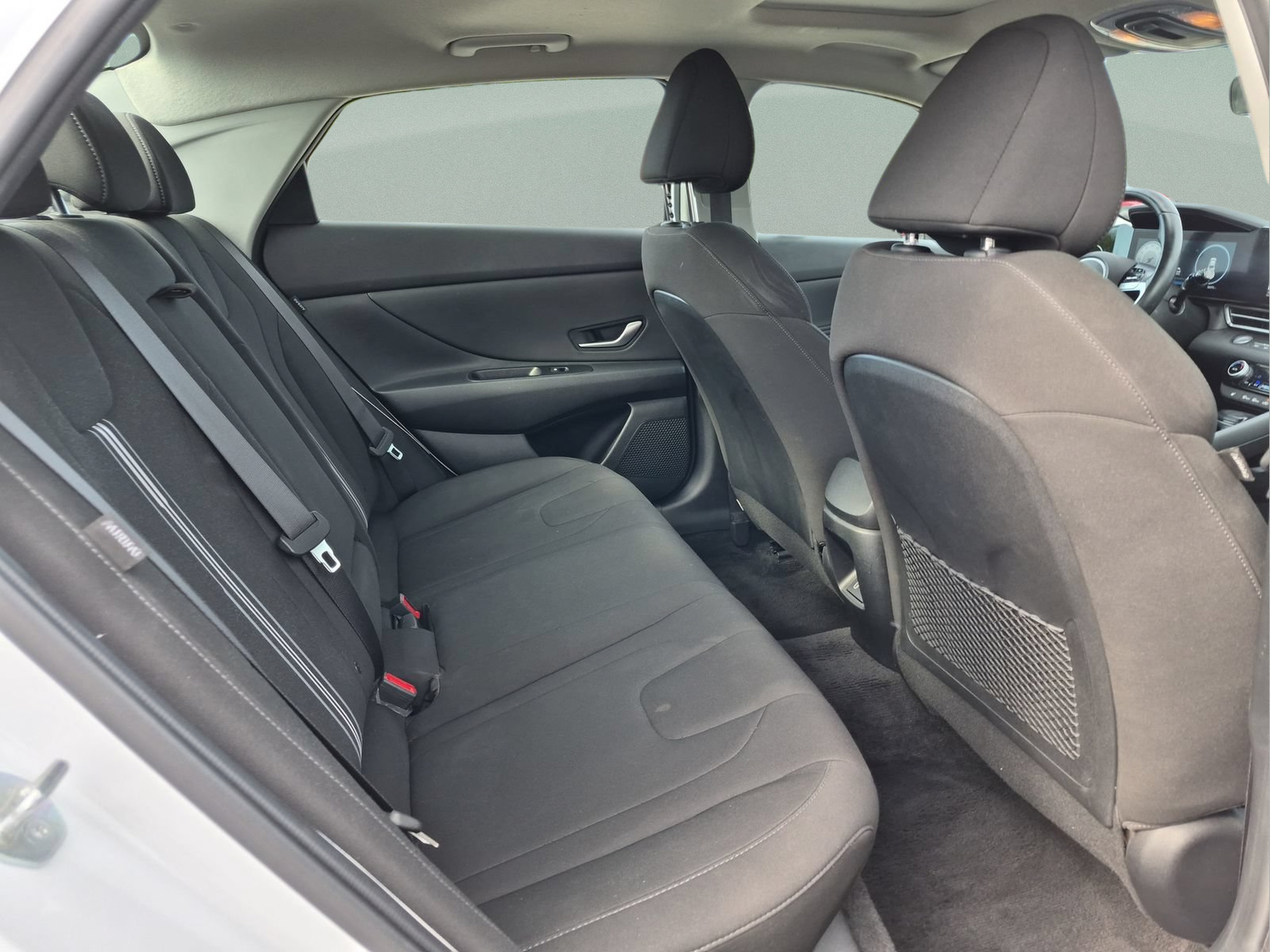 Used 2025 Hyundai Elantra SEL FWD image 18