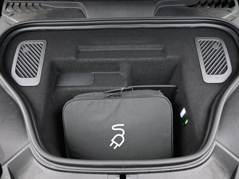 Certified 2025 Porsche Macan 4S Electric image 32