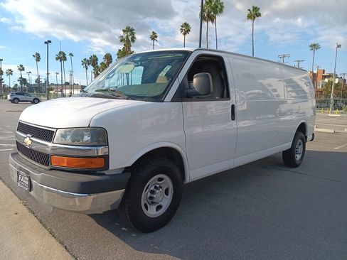 Used 2011 Chevrolet Express 2500 Extended w/ Power Package image 3