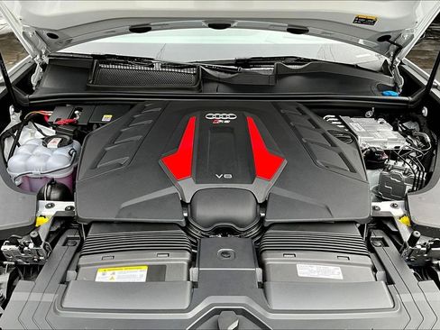 New 2026 Audi RS Q8 performance image 12