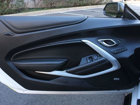 Used 2016 Chevrolet Camaro SS image 14