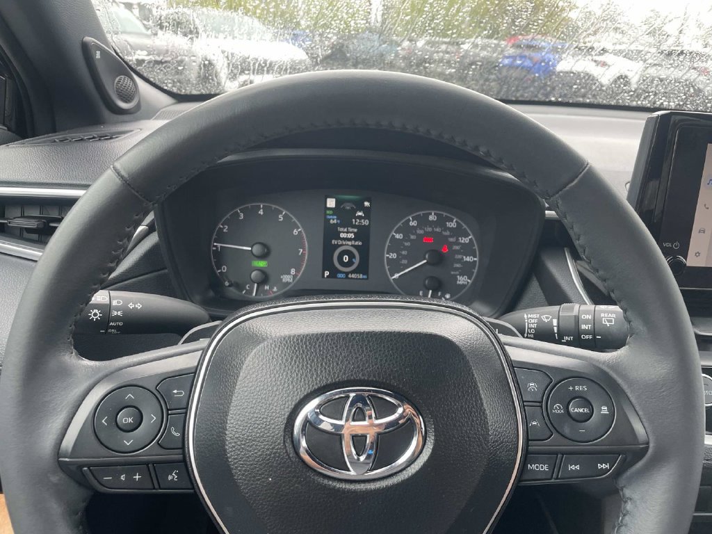 Used 2024 Toyota Corolla Cross AWD Hybrid w/ Moonroof Package image 30