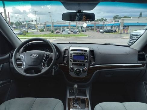 Used 2011 Hyundai Santa Fe GLS image 12