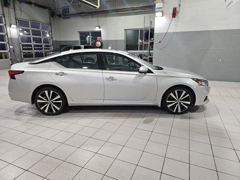 Certified 2019 Nissan Altima 2.5 Platinum image 8
