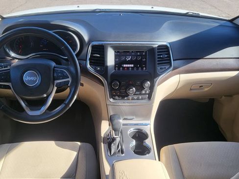 Used 2018 Jeep Grand Cherokee Laredo AWD/4WD image 28