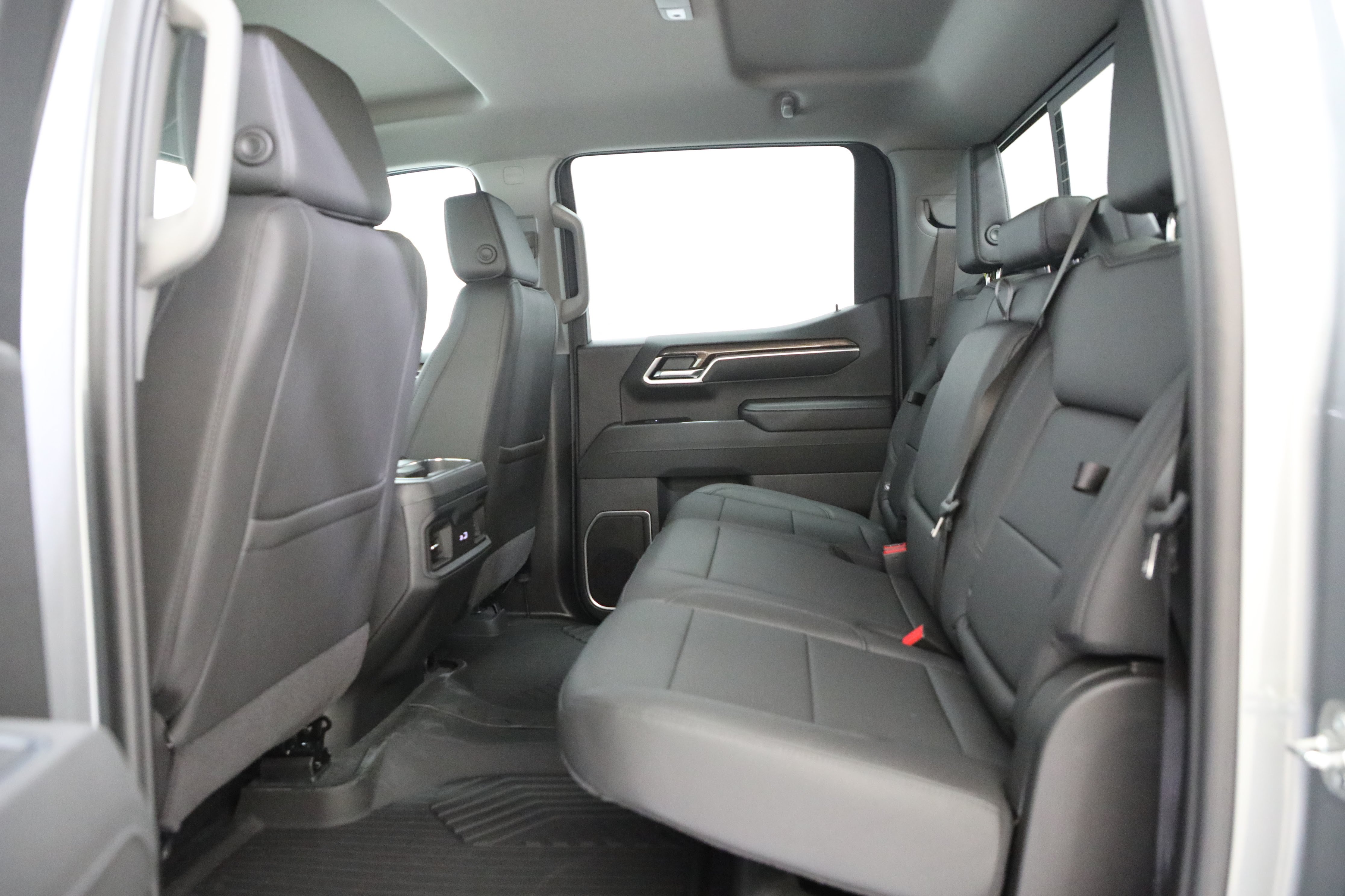 New 2026 Chevrolet Silverado 1500 RST w/ RST All Star Premium Package AWD/4WD image 9