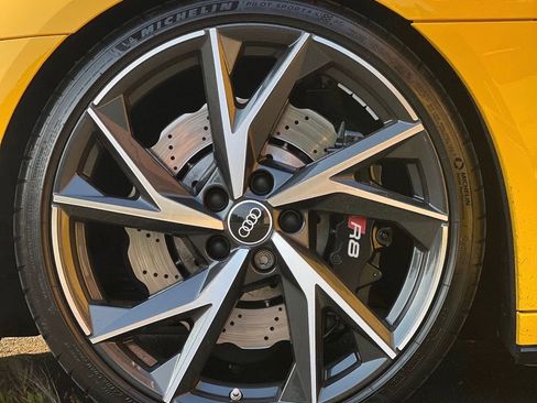 Used 2021 Audi R8 V10 w/ Premium Package image 9