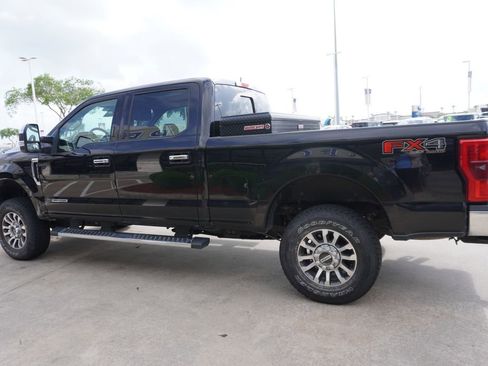 Used 2017 Ford F250 Lariat w/ Lariat Ultimate Package image 4