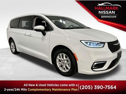 Used 2023 Chrysler Pacifica Touring-L