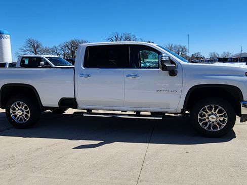 Certified 2025 Chevrolet Silverado 3500 LTZ image 4