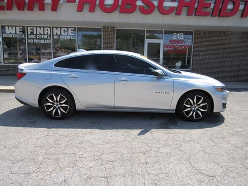 Used 2021 Chevrolet Malibu RS FWD image 9