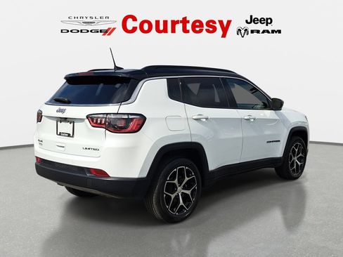 Certified 2024 Jeep Compass Limited AWD/4WD image 4