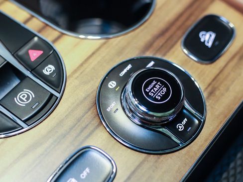 New 2025 Bentley Bentayga image 31