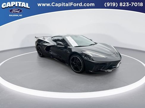 Used 2025 Chevrolet Corvette Stingray Coupe w/ 1LT image 2