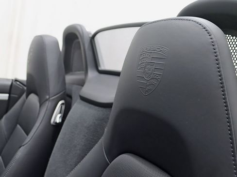Used 2022 Porsche 718 Boxster RWD image 32