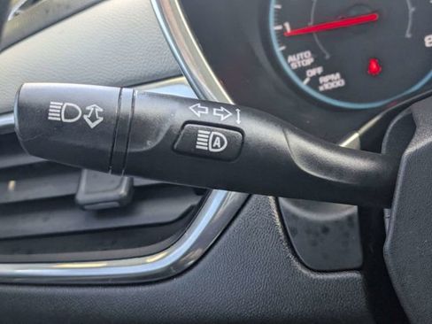 Used 2020 Chevrolet Equinox LS image 25