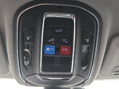 Used 2023 Jeep Grand Cherokee Limited AWD/4WD image 39
