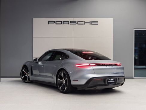 Used 2020 Porsche Taycan 4S image 3