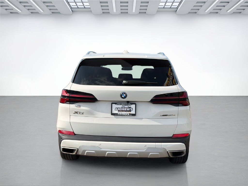 Used 2025 BMW X5 xDrive50e AWD/4WD image 4