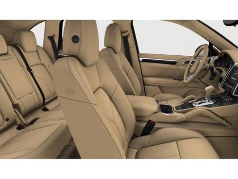 Used 2016 Porsche Cayenne AWD/4WD image 4
