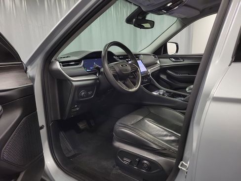 Used 2023 Jeep Grand Cherokee L Limited AWD/4WD image 12