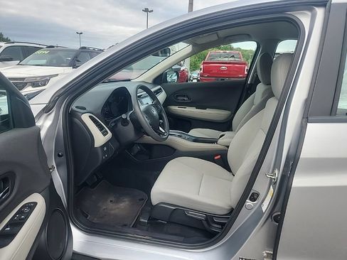 Used 2020 Honda HR-V LX image 9