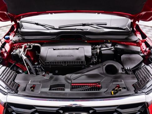 Certified 2025 Honda Pilot Touring image 34