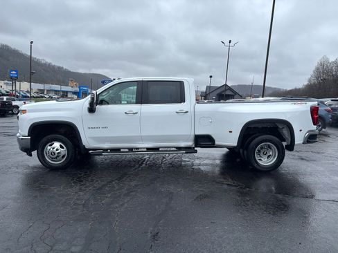 Used 2022 Chevrolet Silverado 3500 LTZ w/ LTZ Convenience Package image 3