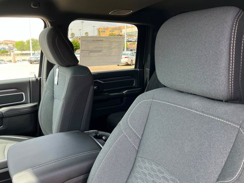 New 2026 RAM 2500 Big Horn AWD/4WD image 16