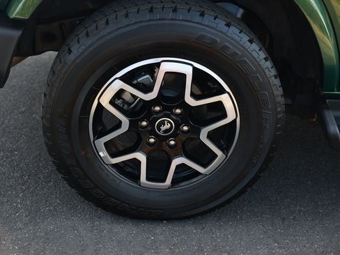 Used 2025 Ford Bronco Outer Banks AWD/4WD image 9